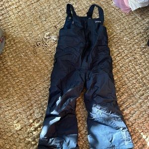 Toddle Patagonia 4 T navy ski bib- barely worn